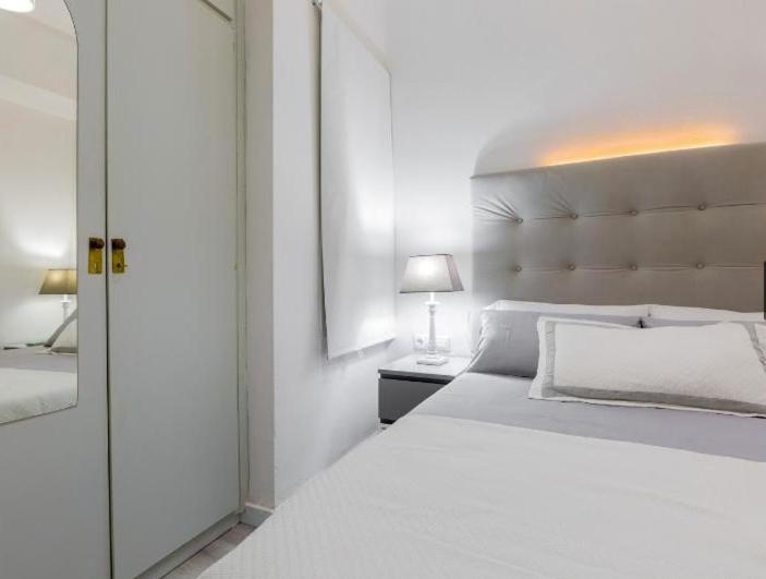 Nice, Cozy, Fcb Stadium,payment Parking Apartment *