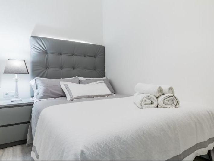 Nice, Cozy, Fcb Stadium,payment Parking Apartment Barcelona