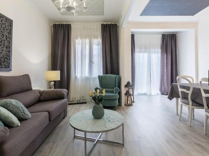 Apartment Nice, Cozy, Fcb Stadium,payment Parking Barcelona