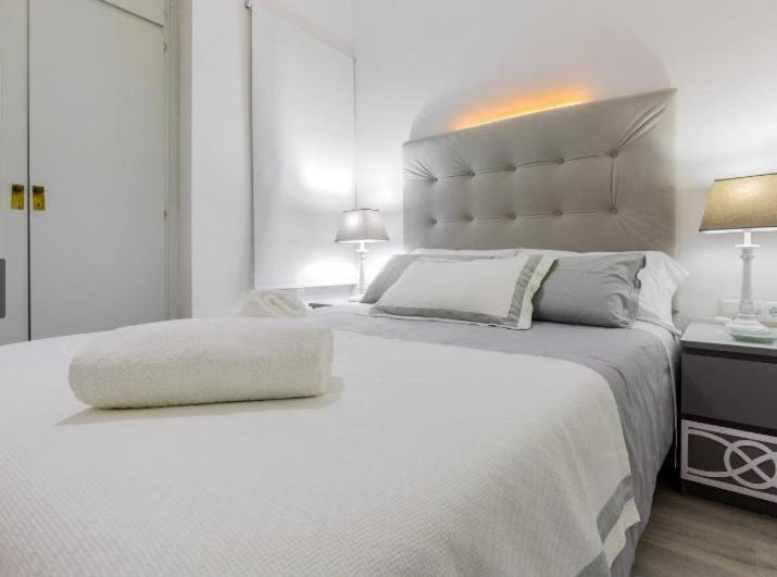 Nice, Cozy, Fcb Stadium,payment Parking * Barcelona