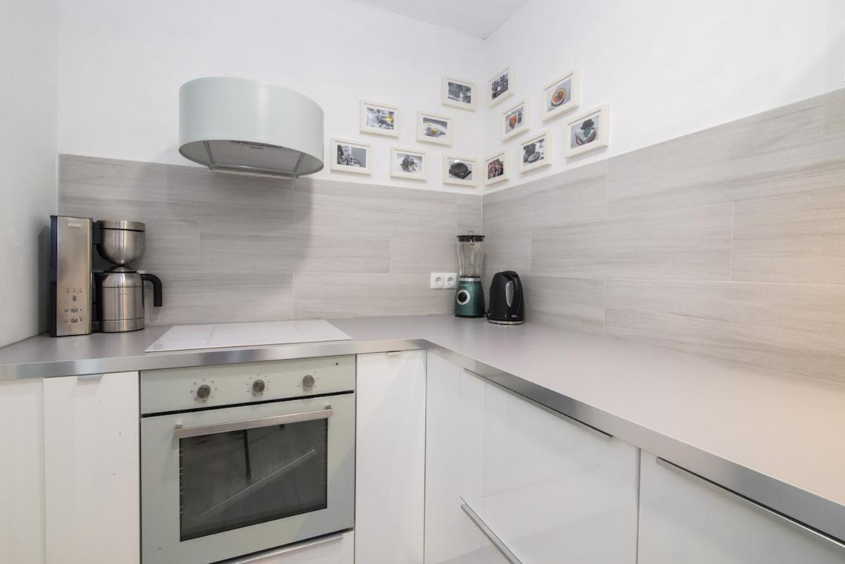 Apartment Nice, Cozy, Fcb Stadium,payment Parking Barcelona
