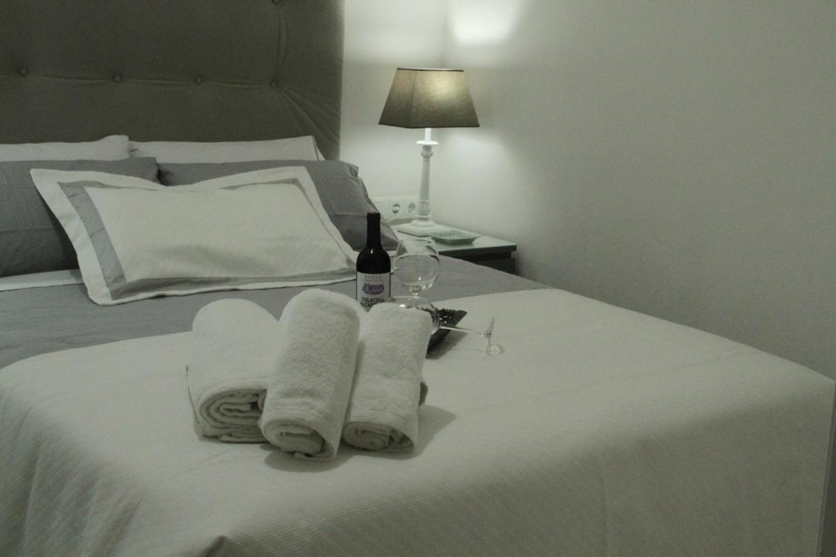 Nice, Cozy, Fcb Stadium,payment Parking *