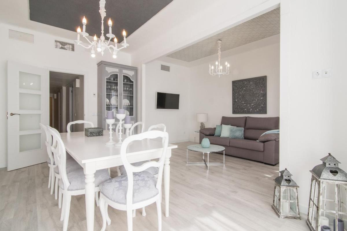 Nice, Cozy, Fcb Stadium,payment Parking Apartment
