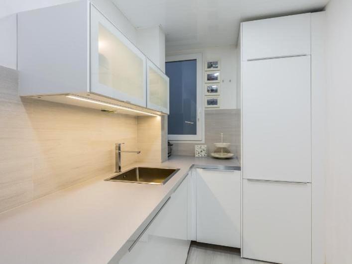 Appartement Nice, Cozy, Fcb Stadium,payment Parking Barcelone