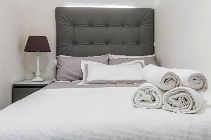 Appartement Nice, Cozy, Fcb Stadium,payment Parking